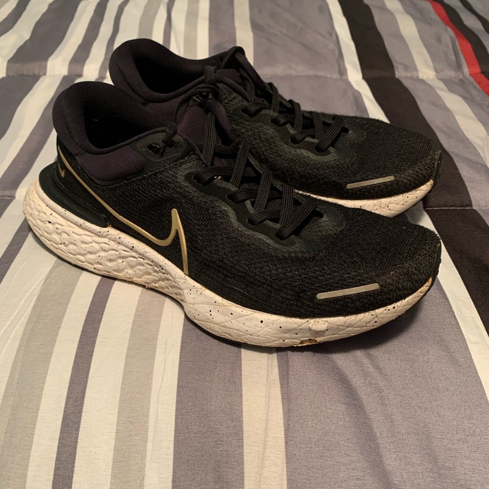 Mens Size 9 / Women’s 10.5 - Nike ZoomX Invincible Run Flyknit Black White